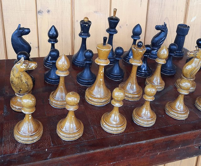 Soviet chess set made of wood produced by Artel -  Portugal