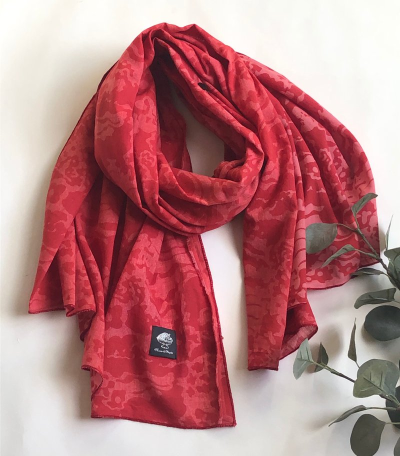 Washable discharged print cotton shawl color red - ผ้าพันคอ - ผ้าฝ้าย/ผ้าลินิน สีแดง