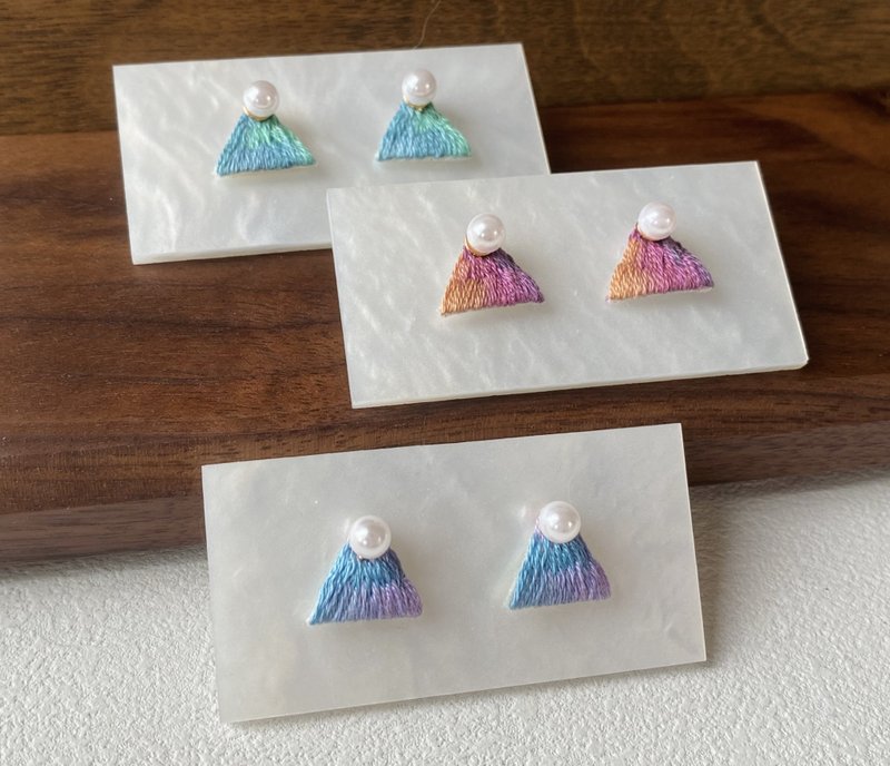 刺繡耳環 - 三角珍珠系列 - 耳環/耳夾/耳骨夾 - 繡線 