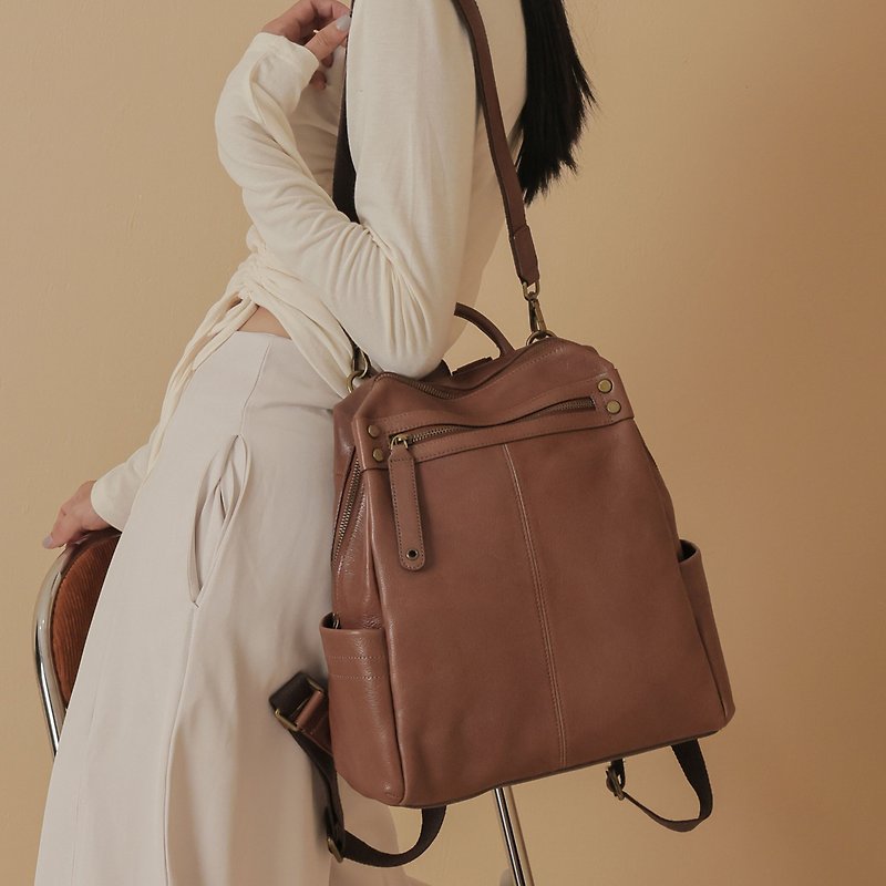 Small cutaway square-2-way shoulder backpack - กระเป๋าเป้สะพายหลัง - หนังแท้ สีนำ้ตาล