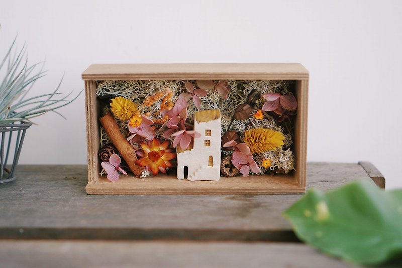 Four Seasons scenery. Hut flower box - autumn (pottery + floral / dried flowers / eternal flowers / not withered / Tanabata gift) - ตกแต่งต้นไม้ - พืช/ดอกไม้ สีส้ม