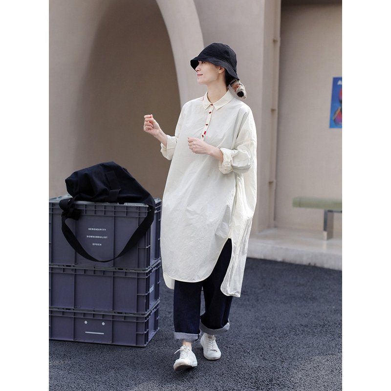 White long-staple cotton high-density small lapel oversized loose shirt - เสื้อเชิ้ตผู้หญิง - ผ้าฝ้าย/ผ้าลินิน 