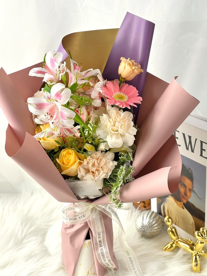 Exalted Bouquet-noble purple flower bouquet for gift giving - ตกแต่งต้นไม้ - พืช/ดอกไม้ สีม่วง