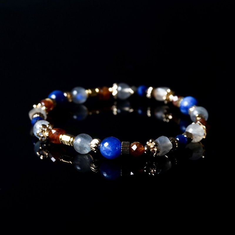 Galaxy Library // Labradorite Stone Orange Stone// Clear thoughts and inner peace - สร้อยข้อมือ - คริสตัล สีน้ำเงิน