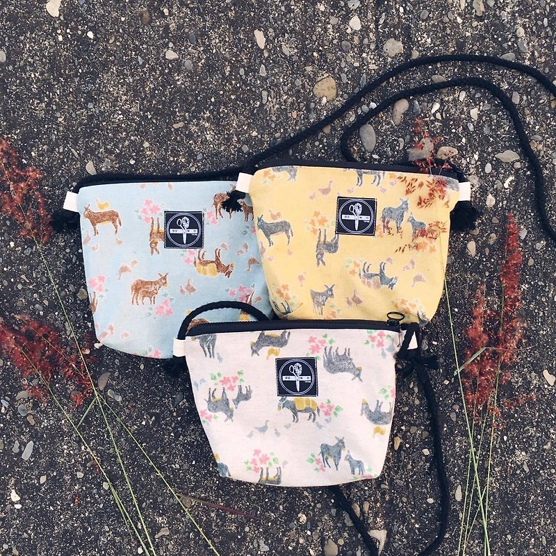 I secretly call / small square package - the little donkey - Messenger Bags & Sling Bags - Cotton & Hemp Pink