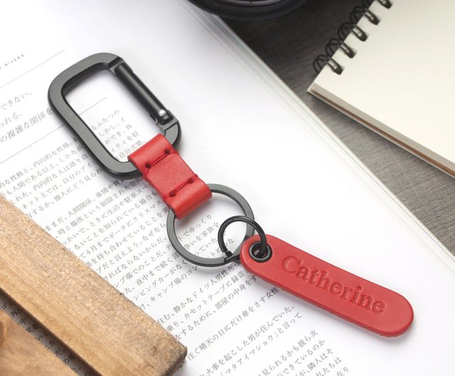 パーソナライズされたブラック スクエア カラビナ レザー キーチェーン