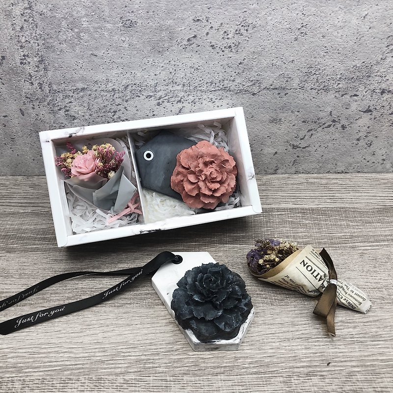Diffuse Stone Gift Set-Mini Dry Flower + Carnation Diffuser Stone - น้ำหอม - วัสดุอื่นๆ สึชมพู