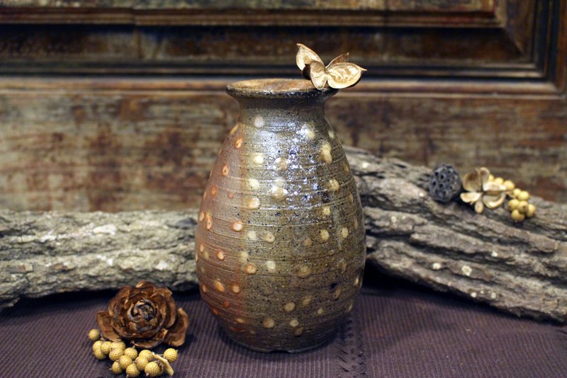 Firewood | Dot flower pot/sake bottle type B - Pottery & Ceramics - Pottery Khaki