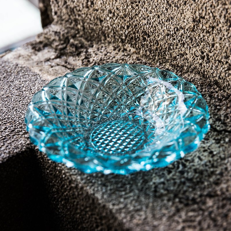 栖仙SECIAL OF SAGE / water blue diamond glass plate - จานเล็ก - แก้ว สีน้ำเงิน
