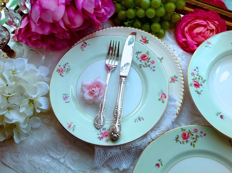 British porcelain 1930 hand-painted rose antique cake plate dessert plate dinner plate fruit plate lake green - จานเล็ก - เครื่องลายคราม สีเขียว