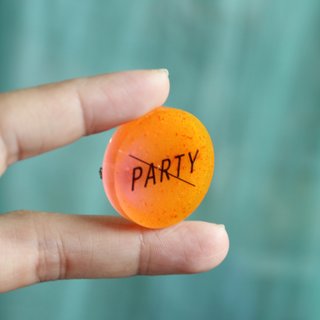 Resin Pin / PARTY