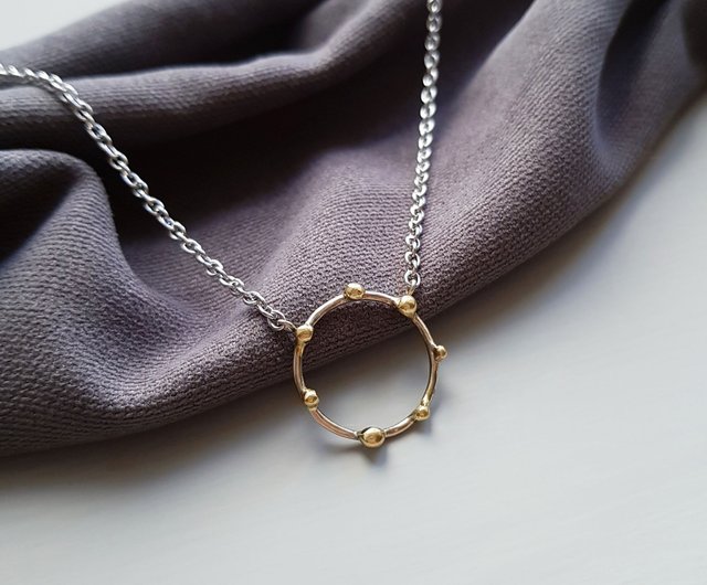 Simple metal deals necklace