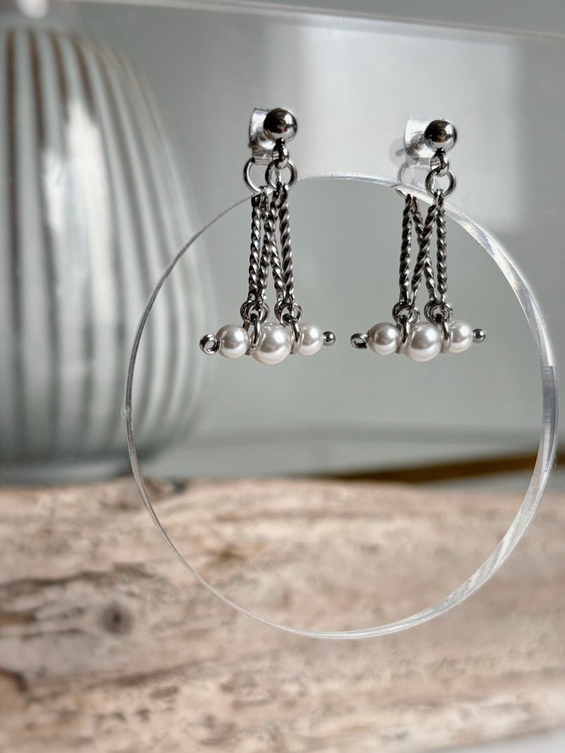 Floral Fan Earrings (White) Stainless Steel Pearl Earrings - Earrings & Clip-ons - Stainless Steel 