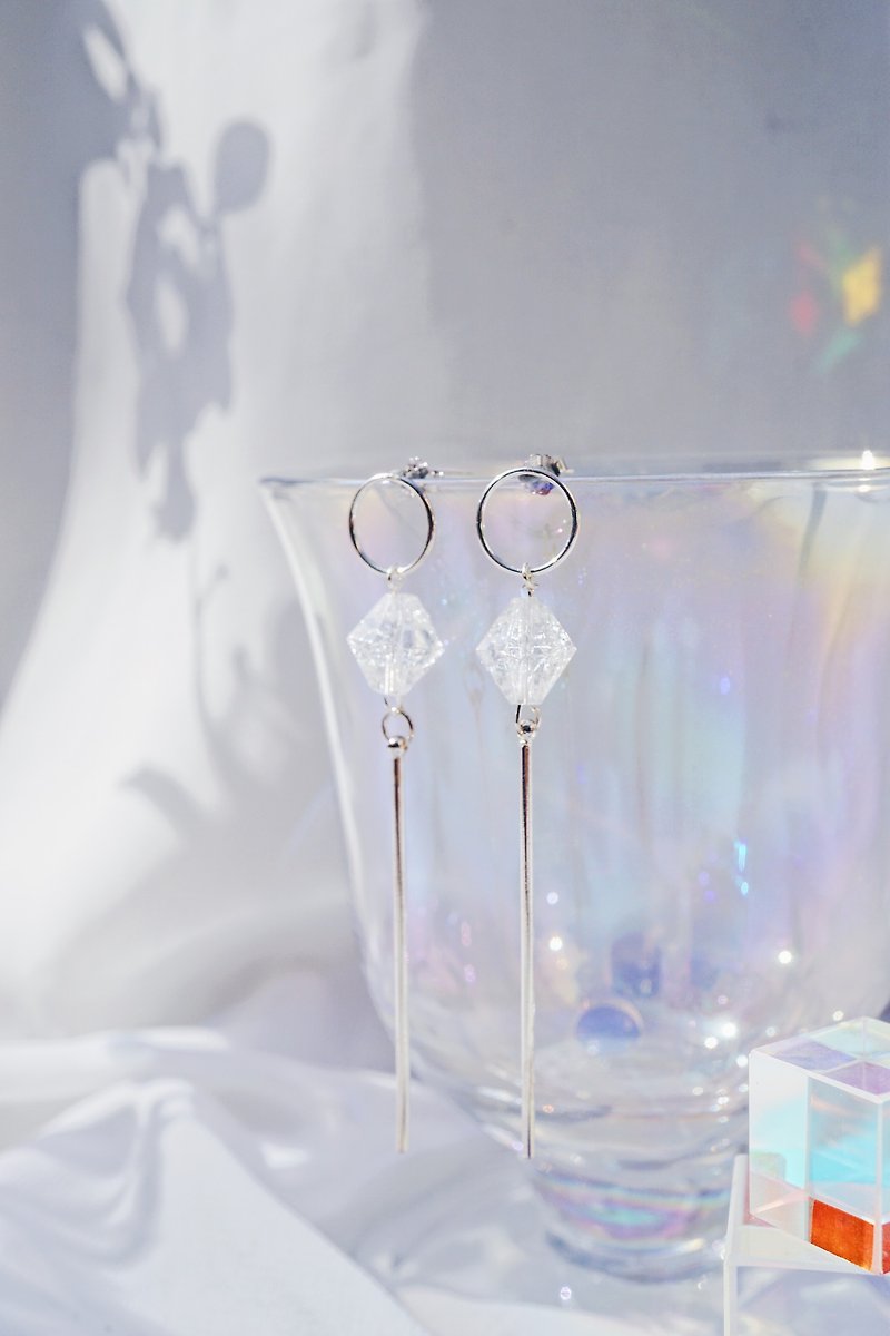Clear Crystal center 925 Silver earrings  - ต่างหู - โลหะ สีเงิน