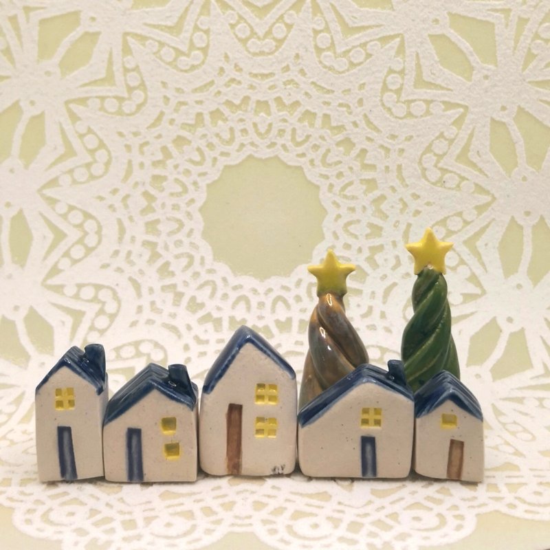 Dream House-Christmas House C2 - Items for Display - Pottery Blue