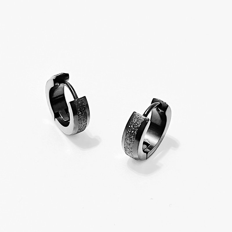 C圈圈316L鈦鋼耳環 (磨砂面宇宙黑金屬+圓弧光面工藝) 舒適配戴 - 耳環/耳夾 - 不鏽鋼 黑色