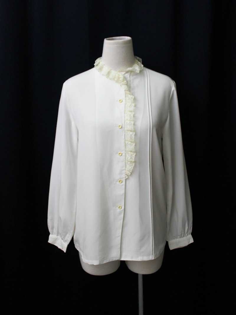 【RE0916T200】 early autumn Japanese system retro floral French elegant lace stand collar white ancient shirt - Women's Shirts - Polyester White