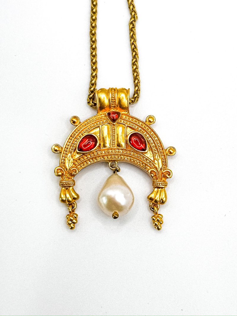 博物館珠寶系列——希臘神話的歲月・仿紅寶石鍍金月牙項鍊 - 項鍊 - 其他金屬 金色