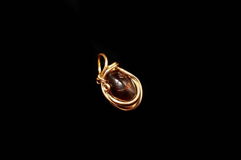 【Series of Crystal】Burmese blood amber mini Pendant (not fully polished) - Necklaces - Gemstone Multicolor