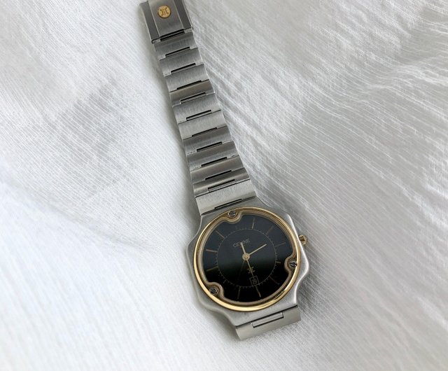 CELINE トリオンフ　クォーツ　シルバー 腕時計 日本直送 名牌中古包 】CELINE セリーヌ 腕時計 シルバー