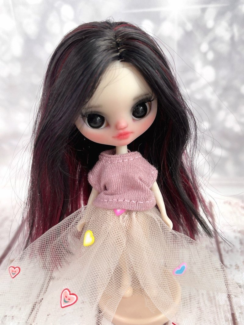 Dark-eyed beauty Petite Blythe doll. Petite Blythe doll in Asian style - 玩偶/公仔 - 其他材質 黑色