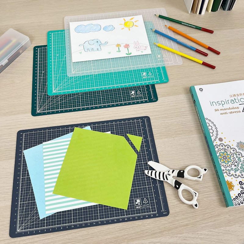 [Gift for children] iMAT environmentally friendly, non-toxic, lightweight A4 cutting mat 1.5mm handmade card - อุปกรณ์เขียนอื่นๆ - วัสดุอีโค หลากหลายสี