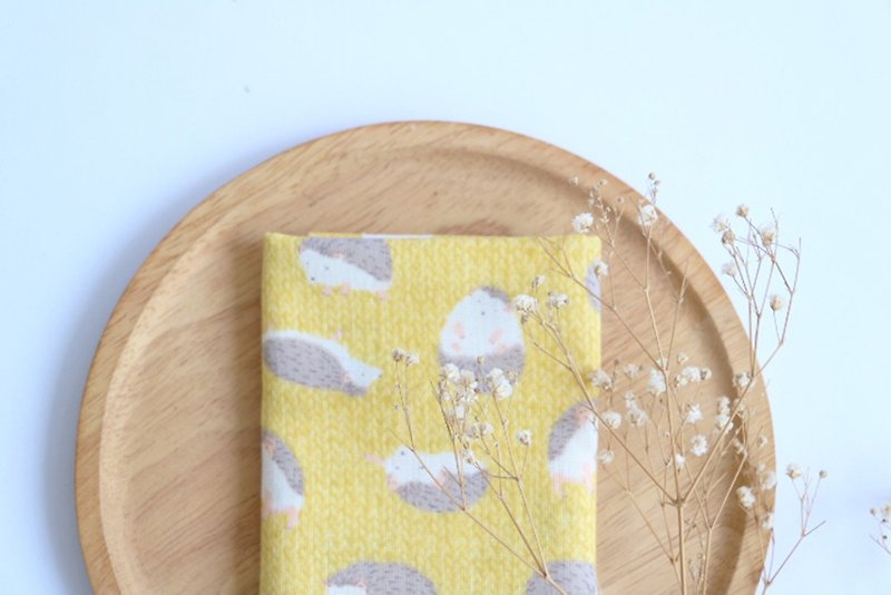 MaryWil towel series - small hedgehog handkerchief / handkerchief - ผ้าเช็ดหน้า - ผ้าฝ้าย/ผ้าลินิน สีเหลือง