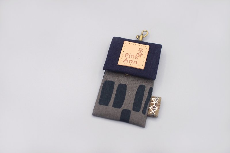 ピンアン クラシック カード ホルダー - 控えめなジオメトリ (インディゴ) イージー トラベル カード ホルダーは、日本の布を直接誘導します - パスケース - コットン・麻 ブルー