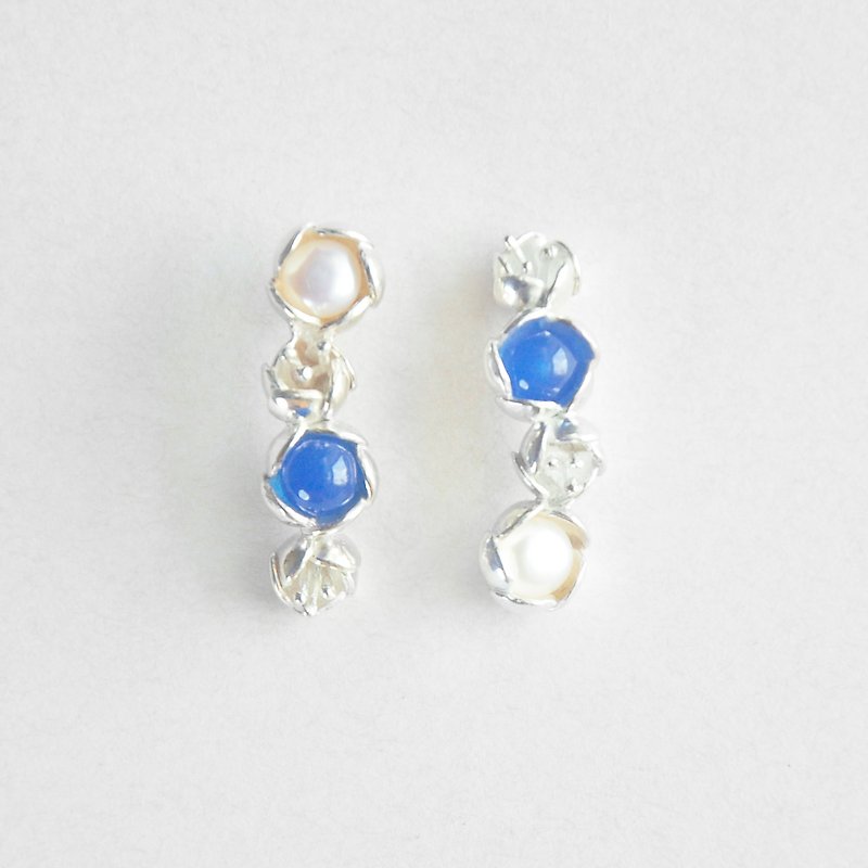 The Watcher-Almond tree I pearl blue agate tremella needle - Earrings & Clip-ons - Gemstone Blue