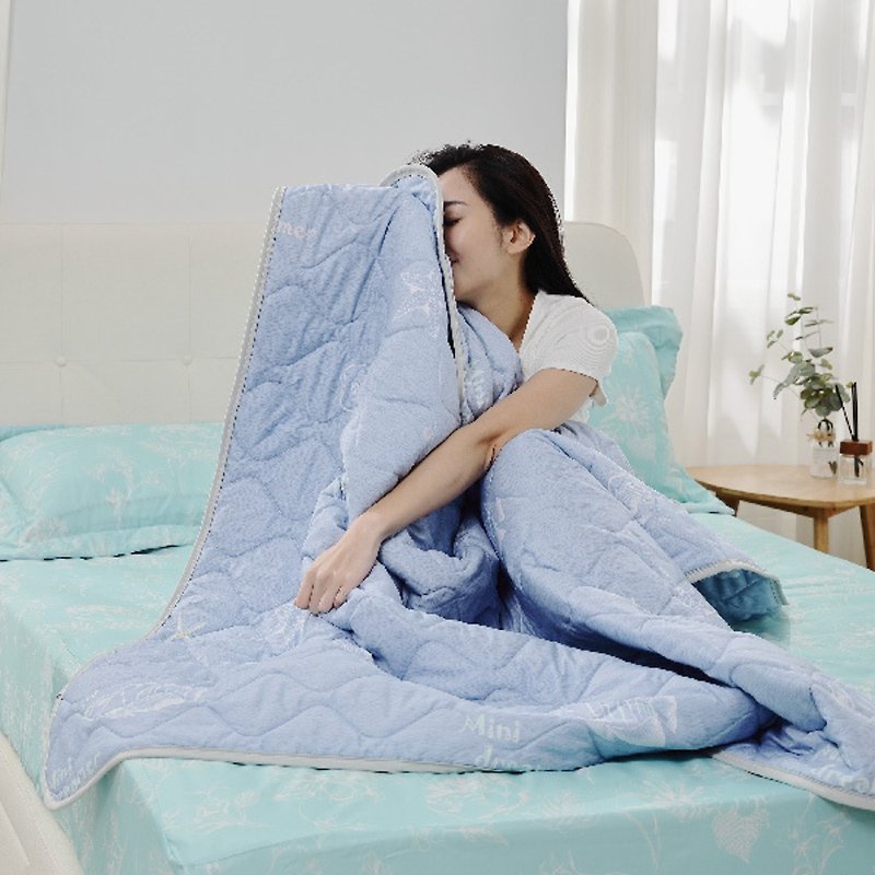 Awake Lite Awake Hug Quilt (Tencel Graphene) - Blankets & Throws - Eco-Friendly Materials 