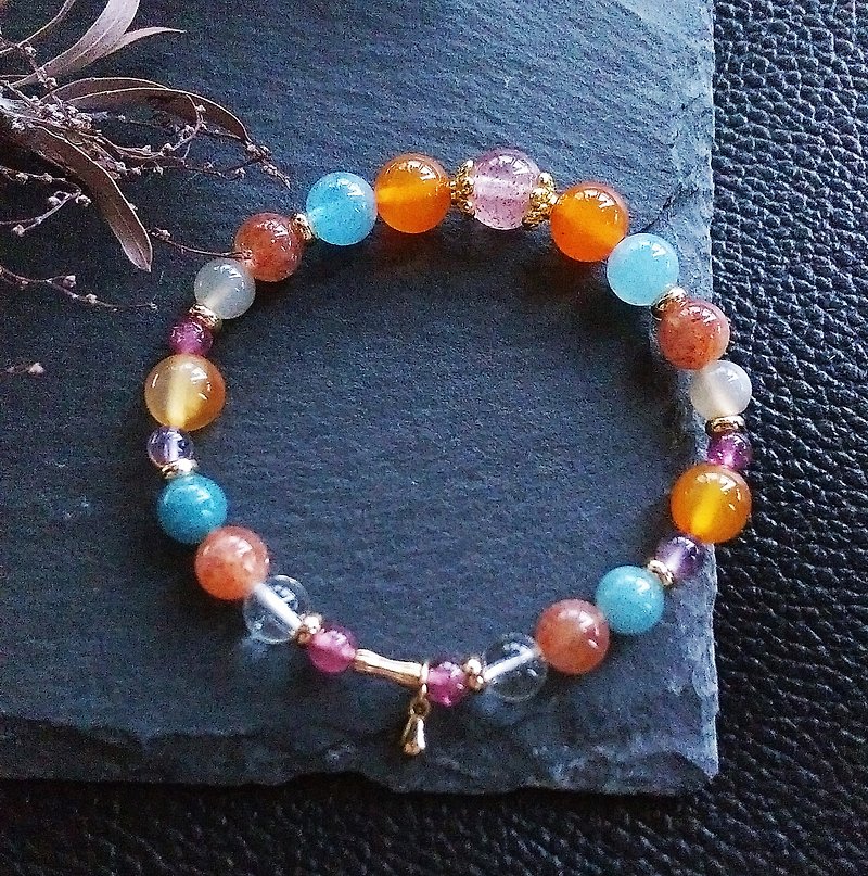 [Natural Crystal Handmade Charms] Blue Sky Warm Orange Natural Crystal Bracelet - Bracelets - Crystal 
