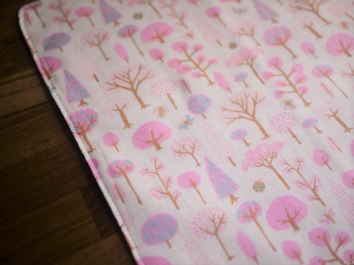 凱蒂．心．手感生活 限量訂製款=日本二重紗手帕=森林=粉紅