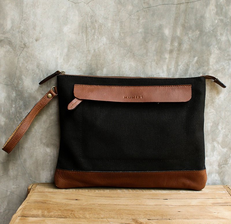 Canvas Clutch / iPad case with Cow Leather - ผ้าสีดำ + หนังสีแทน - กระเป๋าคลัทช์ - ผ้าฝ้าย/ผ้าลินิน 