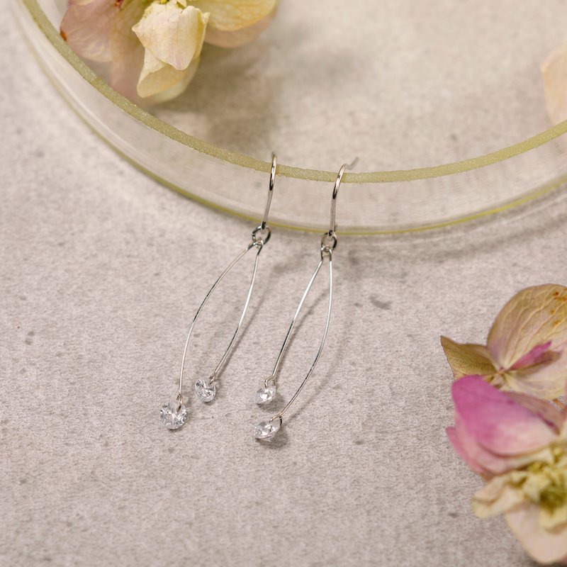 [Pinkoi exclusive] double gems pierced earrings SV nickel-free earrings with dangling cubic zirconia Silver - ต่างหู - โลหะ สีเงิน