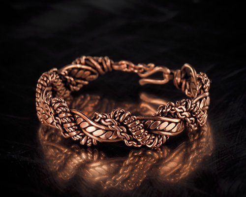 Wire Wrap Art Copper bracelet for woman Unique wire wrapped metal bangle Small size bracelet