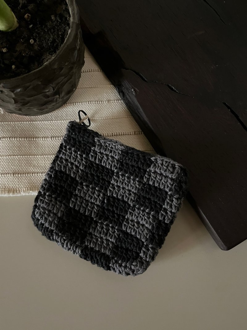 Checkered handwoven coin purse/card holder - กระเป๋าใส่เหรียญ - ผ้าฝ้าย/ผ้าลินิน สีดำ