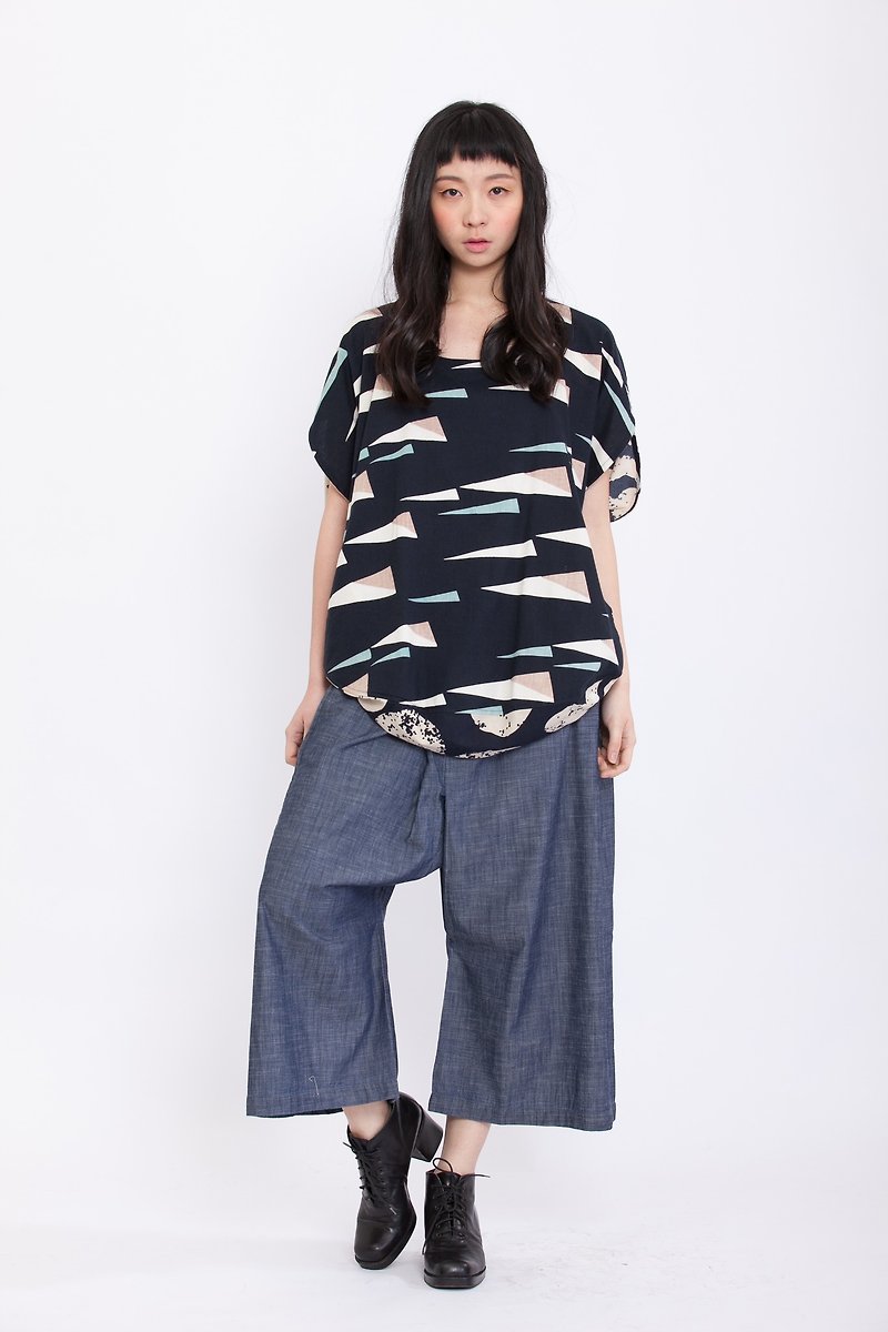 Chuanliu round geometric shirt - Deep Lin emergency - fair trade - Women's Tops - Cotton & Hemp Black