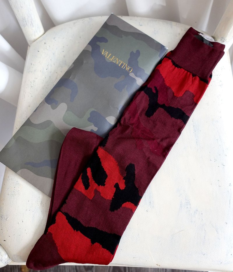 Valentino 紅色迷彩長襪 L碼 適合40-45腳掌 全新 有卡套包裝掛牌 - 襪子 - 棉．麻 紅色