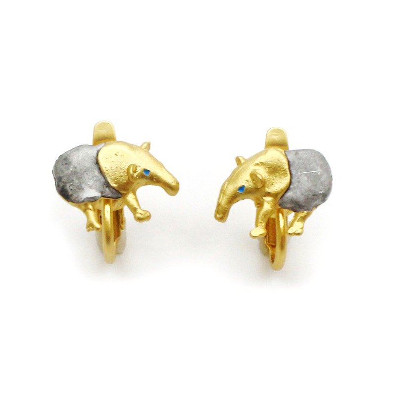 Tapir Earring Gold / Baku Clip-On Gold EA071GD - ต่างหู - โลหะ สีทอง