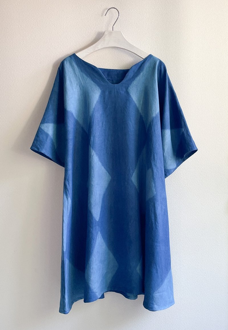 藍染 Aizome Dress 板締め リラックスAラインワンピース Breath  リネンキャンバス使用 Linen Shibori Hand dyed - 洋裝/連身裙 - 棉．麻 藍色