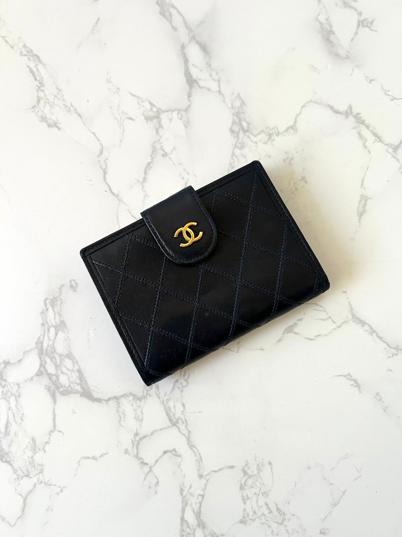 [LA LUNE] Second-hand Chanel black lambskin gold leather medium and short clip Silver small wallet - Wallets - Genuine Leather Black