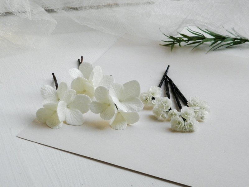 Ivory fower hair pins Bridal hair piece Babys breath and hydrangea clip - 髮圈/髮夾 - 植物．花 白色