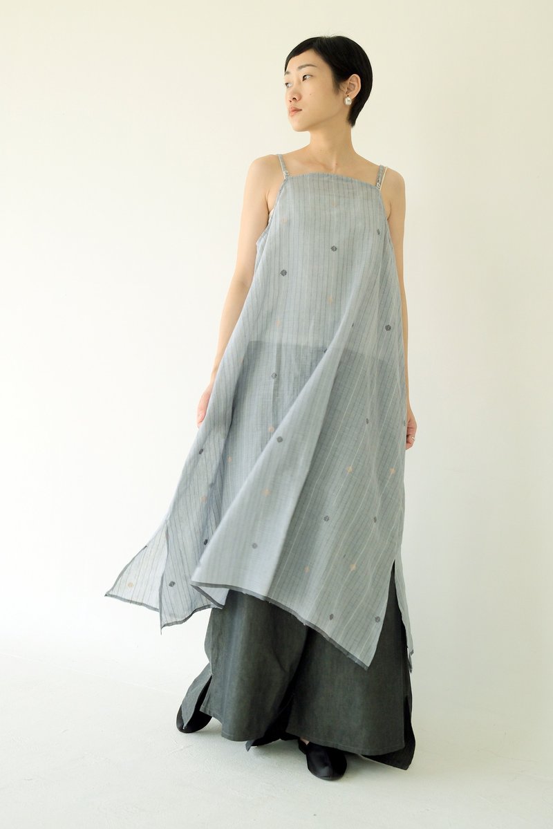 川 衣 WEAR BEING  細肩襯裙洋裝  印度手織布 灰X細條紋 - 洋裝/連身裙 - 棉．麻 灰色