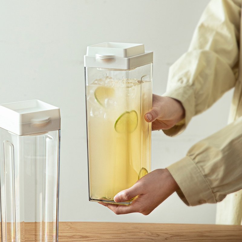 Japan Shuangshan Japanese-made square lid-free automatic water-dispensing cold kettle-1.8L - ถ้วย - พลาสติก สีใส