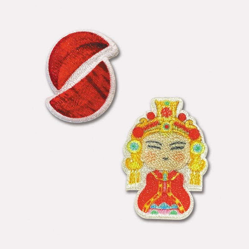 Mazu double-purpose embroidered cloth sticker/Taiwanese souvenir/Taiwanese special gift - เข็มกลัด/พิน - งานปัก หลากหลายสี