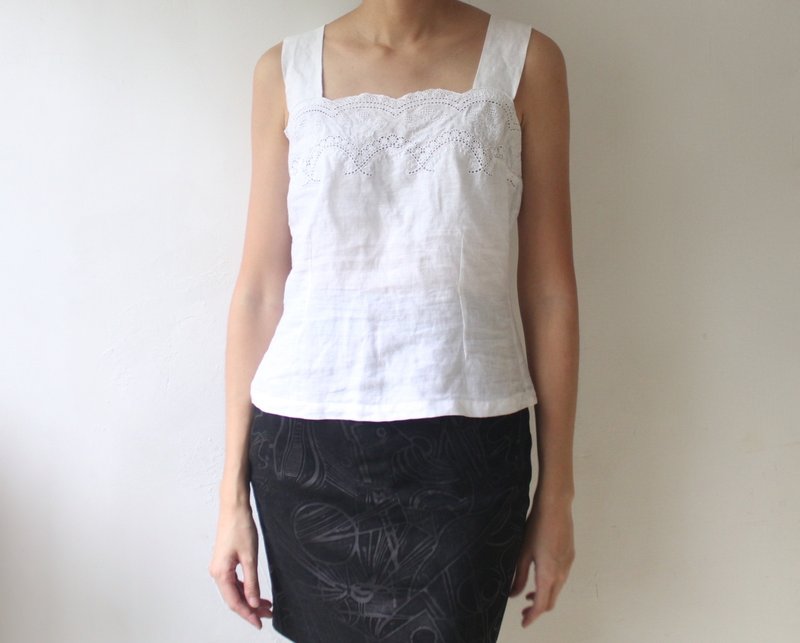 FOAK vintage/reserved/Italian white lace shell button vest - Women's Vests - Cotton & Hemp 