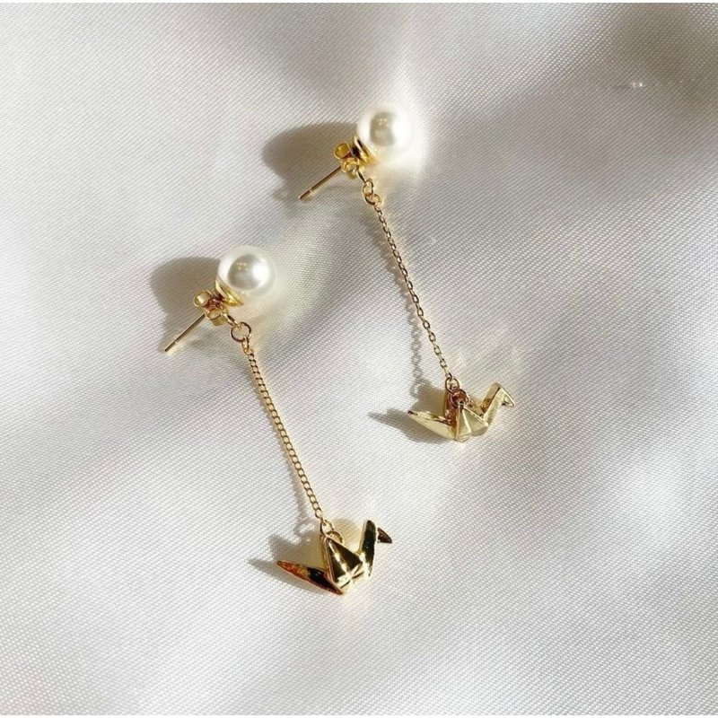 Crane pierced earring - Earrings & Clip-ons - Other Materials Gold