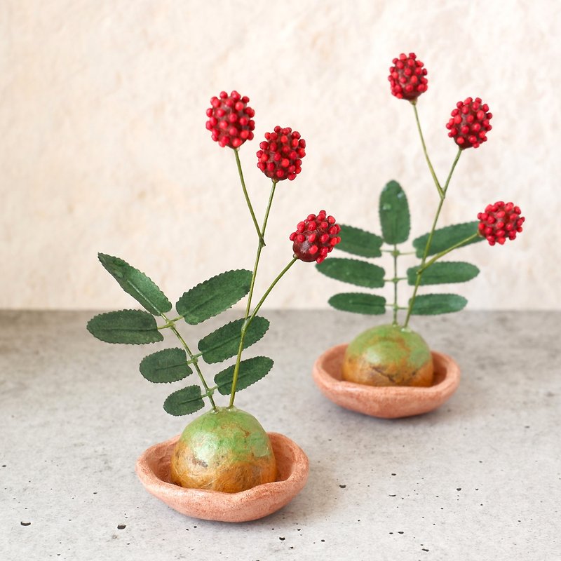 Japanese paper flower lover Waremoko figurine Japanese paper interior Wildflowers/Autumn flower lover - Items for Display - Clay Red