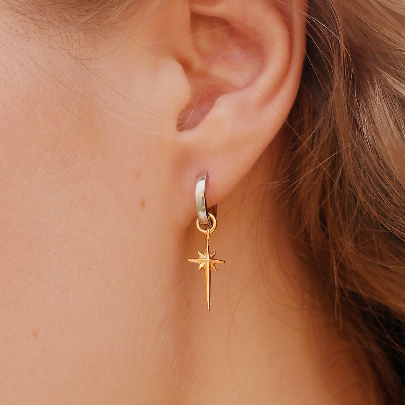 Star charm - Hope & Conscience collection. Sterling silver, 14K gold charm - พวงกุญแจ - เงินแท้ สีทอง
