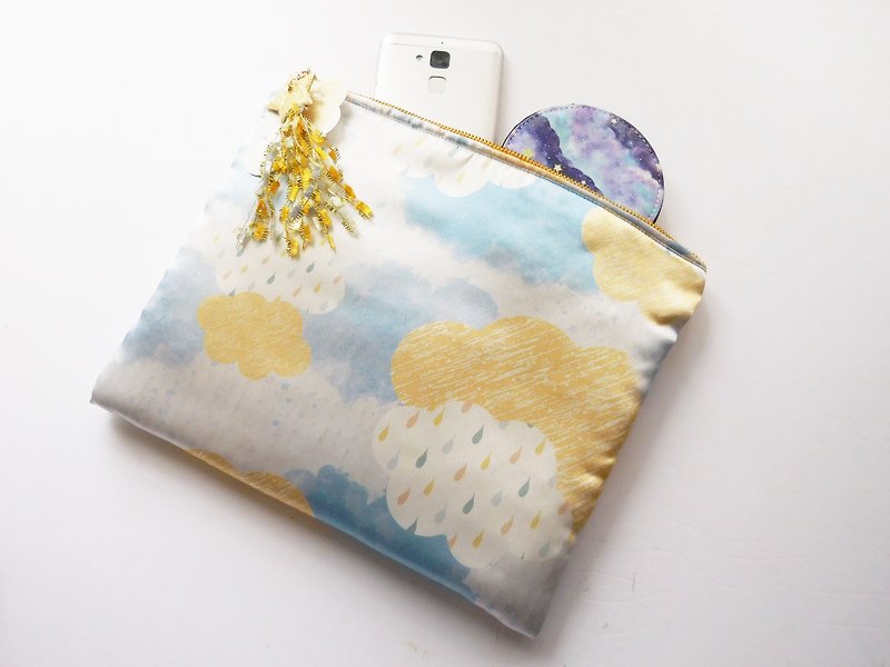 SALE OUTLET cloud clutch with tassel of meteor - Other - Cotton & Hemp Yellow